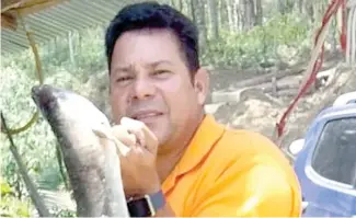  ?? RICARDO FLETE ?? Victorino Rodríguez dice que las anguilas son vendidas en países asiáticos.
