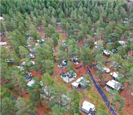  ??  ?? HOVE CAMPING: Dronefoto over Hove Camping, slik det fremstår i dag. Dronefoto: Frank Johannesse­n