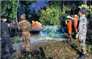  ?? PIC/MPOST ?? The Army at work in Kolkata on Saturday