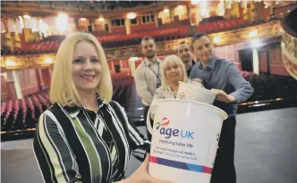  ??  ?? Age UK Sunderland director Tracy Buck, left, and Karen McKinney, with Sunderland Empire staff Dom Tumilty, Daniel Bell and Andy Williams.