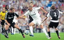  ??  ?? BIGOLEADOR. Ronaldo arranca la jugada que sería el 3-0.