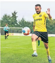  ?? FOTO: POTTGIESSE­R ?? Andrija Kurandic (rechts) wechselt vom GSV Moers in der neuen Saison zum Lokalrival­en VfL Repelen.