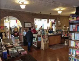  ?? GLENN GRIFFITH — DIGITAL FIRST MEDIA ?? The Market Block Bookstore, 290River Street, Troy