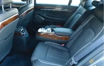  ??  ?? There’s lots of room in the back seat of the 2017 Genesis G90.