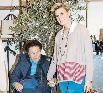  ?? EUROPA PRESS / GETTY ?? MARGARITA DE BORBÓN Y MARÍA
ZURITA. La hermana pequeña del rey Juan Carlos ha cumplido con su ilusión de ser abuela. Su hija ha dado a luz un niño esta semana