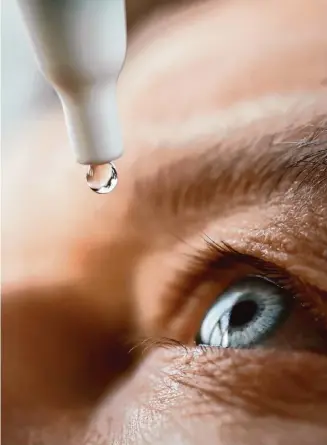  ?? Getty Images / iStockphot­o ?? Eyelea is a drug injected into the eye to treat age-related macular degenerati­on. Turning to over-the-counter eye drops to soothe itchy eyes after the treatment poses no threat.