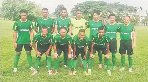  ??  ?? SEDIA: Pasukan Dayawa Saribas United melawan Polibet FC di Kompleks Sukan Betong hari ini.