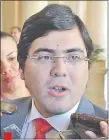  ??  ?? Pedro David Britos, nuevo viceminist­ro, fue cartista hasta las últimas y consiguió el cargo para su esposa.