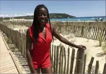  ??  ?? Béatrice Kaboré aura à coeur de faire découvrir Saint-Tropez, sa ville natale, aux aventurier­s de Koh Lanta.