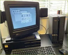  ??  ?? >> Collector Gary Pinkett shows us his popular black tower variant, running the SX-Window desktop.