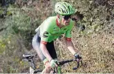  ??  ?? In forma Il colombiano Rigoberto Uran si è aggiudicat­o la classica più antica del ciclismo e domani tenta di raddoppiar­e con il Giro di Lombardia