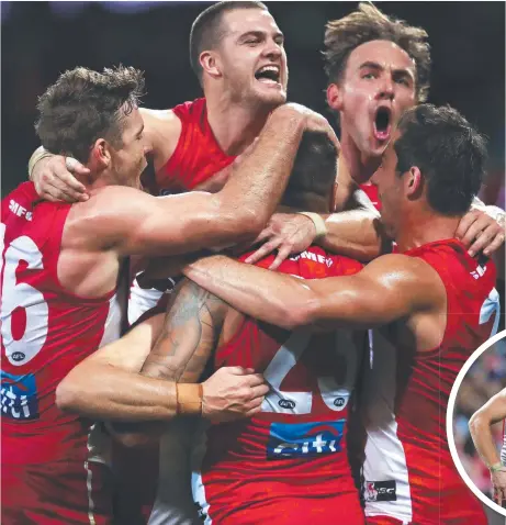  ?? Pictures: PHIL HILLYARD ?? LEFT: Lance Franklin is mobbed by teammates after kicking his fifth goal. BELOW: Tom Papley.