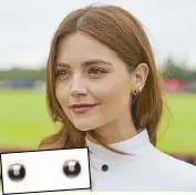  ??  ?? Jenna Coleman kept it simple with the Amulette de Cartier earrings.