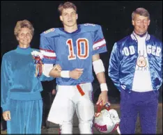  ?? FAMILY PHOTO ?? Chipper Jones, with his mother and father, also was a football standout in high school in Florida, but he learned early on he could have a career in baseball. A key moment came in a workout for a Reds scout.