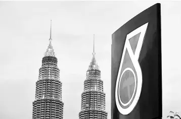  ??  ?? As a comparison, Petronas is projecting an average of US$45 per barrel for 2017 while the Energy Informatio­n Administra­tion (EIA) forecasts US$52.60 per barrel for 2017 and US$57 per barrel for 2018.