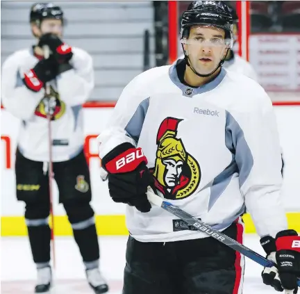  ?? ERROL McGIHON/FILES ?? Clarke MacArthur, above, has the full support of his teammates as he tries to battle back from a concussion, Bobby Ryan says.