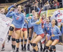  ?? KEVIN MAESTAS/FOR THE JOURNAL ?? The Matadors celebrate after defeating Centennial for the Class 6A volleyball championsh­ip at the Santa Ana Star Center on Saturday.