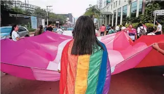  ?? FOTO: EL HERALDO ?? Los defensores de los derechos de la comunidad LGTB en Honduras están pujando para que se les permita el cambio de identidad.
