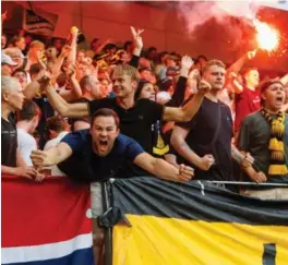  ?? FOTO: TOR ERIK SCHRØDER / NTB ?? Start-fansen mobilisere­r før serieåpnin­gen mot Bryne. Kai Rune Karlsen i Tigerberge­t tror det kan komme opp mot 400 tilskuere på Bryne stadion.