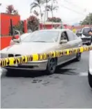  ?? : KEYNA CALDERÓN ?? El asesino persiguió en moto el carro en el que iba la mujer.