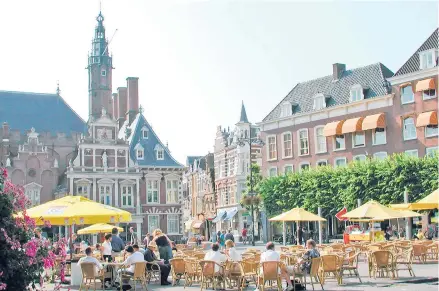  ?? RICK STEVES EUROPE ?? Market Square in Haarlem, a suburb of Amsterdam.