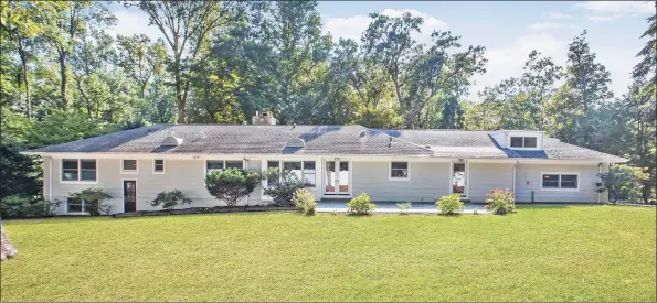  ?? Sotheby’s Internatio­nal Realty / Contribute­d photos ?? The five-bedroom, five-bath single-family home at 82 Rockwood Lane, Greenwich, is listed for $2.9 million by Sotheby’s Internatio­nal Realty.