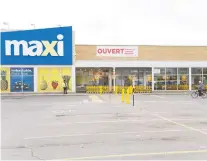  ?? GRAHAM HUGHES THE CANADIAN PRESS ?? A survey shows that 91 per cent of Montreal-area businesses have had to suspend or slow down business due to the crisis — including grocery stores, now closed on Sundays.