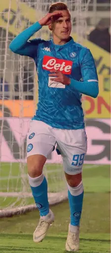  ?? ANSA ?? Arkadiusz Milik, 24 anni, veste la maglia del Napoli dal 2016