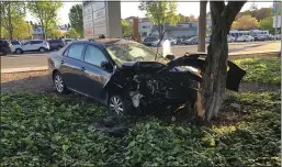  ??  ?? The car crashed into a tree after eight people were struck and injured at a Sunnyvale intersecti­on on Tuesday.
