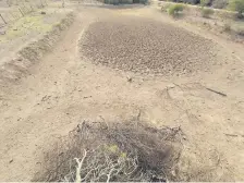  ??  ?? Un año sin lluvias y productore­s desesperad­os por tener agua.