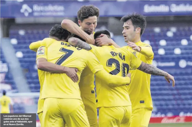 ??  ?? Los jugadores del Villarreal celebran uno de sus dos goles ante el Valladolid, ayer en el Nuevo Zorrilla.