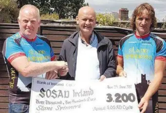  ??  ?? Slane Spinners Cycling Club recently presented a cheque for €3,200 to SOSAD. Making the presentati­on to Peter Moroney were Kevin Carolan and Brian Kelly.