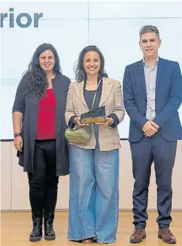  ?? ?? lobiol@clarin.com
CAMPEONA. Luisa Yanzón, creadora de By L, junto a Guido Lagares y Lorena Obiol de Clarín.