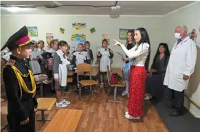  ?? ?? english teacher Olha Kyrei giving the first lesson in a bomb shelter at a cadet lyceum in Kyiv, ukraine, on sept 1.