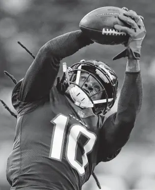  ?? Brett Coomer / Staff photograph­er ?? Texans wide receiver DeAndre Hopkins has yet to drop a pass this season out of his team-high 102 targets. Hopkins has 73 receptions for 1,024 yards and eight touchdowns this year.