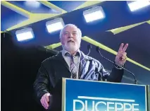  ?? VINCENZO D’ALTO ?? Michel Dumont has been the face of Théâtre Jean-Duceppe for more than a quarter of a century. Here he is seen announcing the theatre’s 40th season at Place des Arts in 2013.