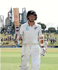  ?? GETTY IMAGES ?? Black Caps marathon man BJ Watling acknowledg­es the applause of the crowd after his double century.