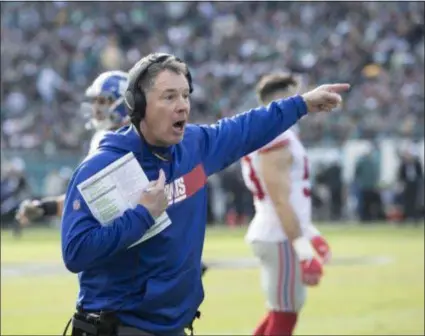  ?? JOHN BLAINE – FOR DIGITAL FIRST MEDIA ?? Giants coach Pat Shurmur argues a call during a game against the Eagles on Sunday at Lincoln Financial Field.