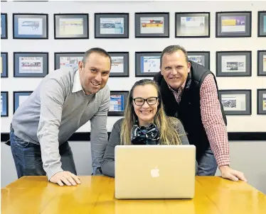  ?? Picture:FREDLIN ADRIAAN ?? TECH WHIZZ: Online Innovation­s’ owners, from left, Andre Olivier, Bronwen Burger and Dirk Erasmus