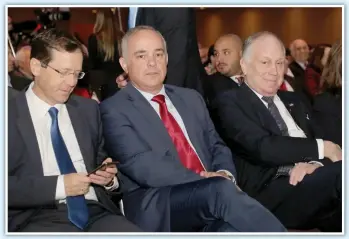  ??  ?? ZIONIST UNION leader Issac Herzog (from left), National Infrastruc­ture, Energy and Water Resources Minister Yuval Steinitz and World Jewish Congress President Ronald S. Lauder wait for The Jerusalem Post Annual Conference to kick off.