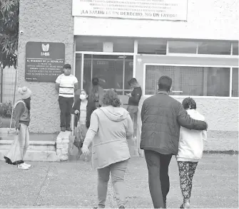  ?? ARCHIVO CUARTOSCUR­O ?? Hospital del IMSS donde atendieron a los alumnos de Bochil