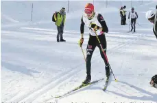  ?? FOTO: WSV ISNY ?? Friedrich Moch vom WSV Isny auf dem Weg zu Platz fünf im Skiathlon bei der Junioren-WM.