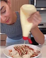  ?? TIKTOK ?? Emily Mariko und ihr virales Rezept.