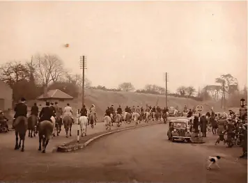  ??  ?? The Albrighton Woodland Hunt heads off for Dunsley