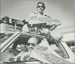  ?? STAFF ARCHIVES ?? Bill Soliday, in driver's seat, covered 19Super Bowls during his 40years of covering the NFL. He and his colleague Carl Steward, top, go to Pasadena for Super Bowl XXI in 1987.