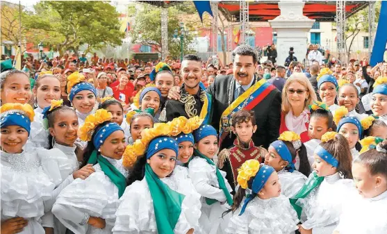  ?? EFE ?? El líder chavista, que ayer asistió a un acto conmemorat­ivo en Ciudad Bolívar, dijo que compró toneladas de medicinas a sus aliados.