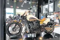  ??  ?? Harley-Davidson. Presentó la Softail FXDR 114.