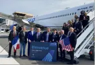  ?? ?? Au-delà du côté convivial du vol inaugural avec échange de drapeaux, cette nouvelle liaison directe entre la Côte d’Azur et les Etats-Unis, confirme le redécollag­e du marché américain, manne précieuse pour l’économie régionale.