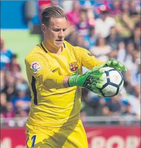  ?? FOTO: EFE ?? Ter Stegen es muy feliz en el Barça y no contempla por ahora su salida