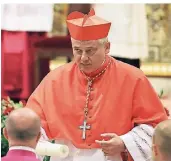  ?? FOTO: DPA ?? Kardinal Konrad Krajewski, Almosenmei­ster des Papstes, bei einer Messfeier. Der Pole gilt als ein Mann der Tat: Unlängst stellte er in einem besetzten Haus in Rom persönlich den Strom wieder an.